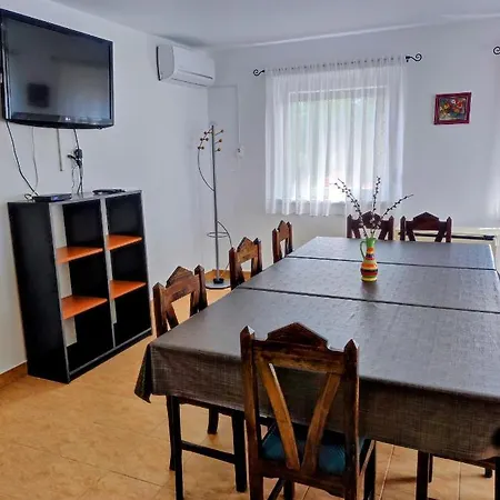 Fueloep Vendeghaz Apartament *