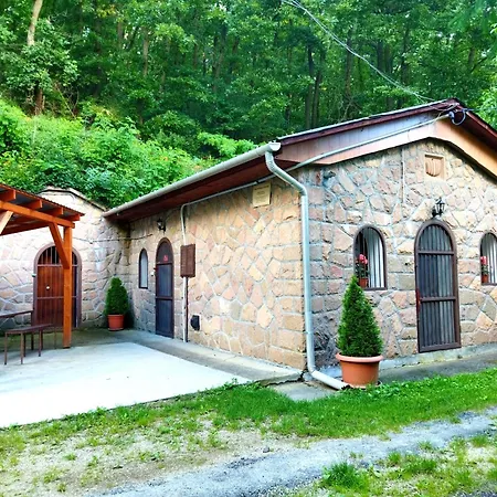 Apartament Fueloep Vendeghaz *