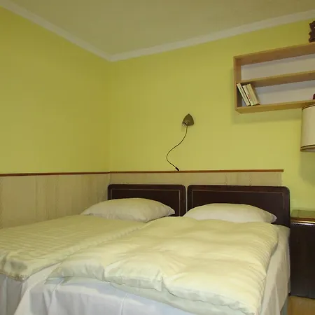 Fueloep Vendeghaz Apartament